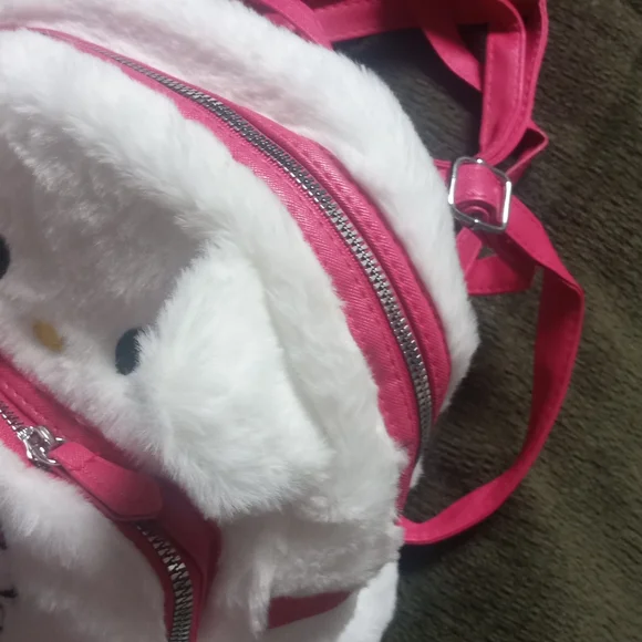 Hello kitty backpack - Picture 2 of 2